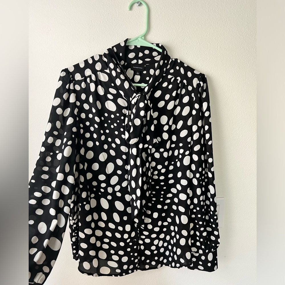 Who what wear mixed size polka dot blouse with neck bow - Picture 3 of 4